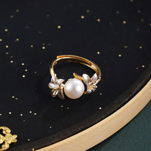 子佩集【浓情花语】银S925珍珠惜王妃戒指【R1808】双色百合花2602 商品图1