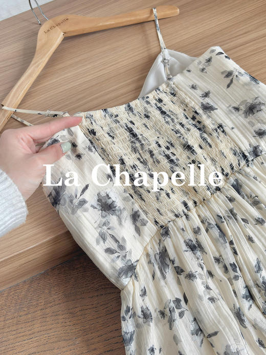 专柜实拍【天丝莱赛尔】拉夏贝尔/La Chapelle轻奢线！法式V领撞色花朵后背松紧吊带裙气质温柔连衣裙 商品图6
