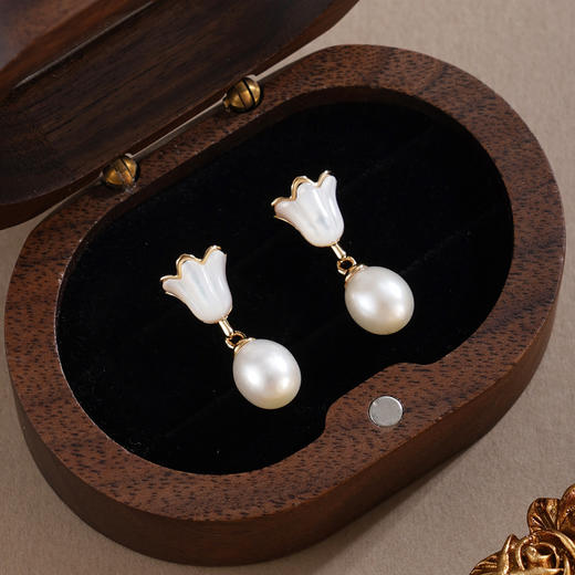 子佩集【森系铃音】银S925珍珠惜王妃耳钉【YE0990】双色玉兰花2602 商品图1