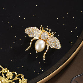 子佩集【蜜酿时光‌】珍珠惜王妃胸针【XXXZ274】镀金蜜蜂2602