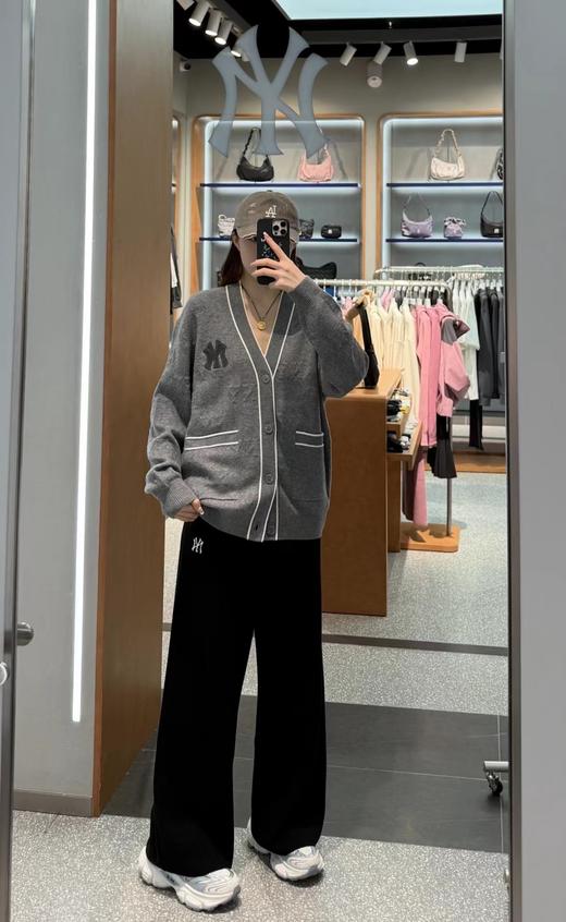 F033108夏季新款慵懒感男女情侣时尚暗纹浮雕老花长袖针织开衫 商品图14