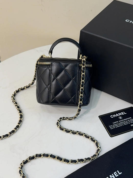 CHANEL 21k 手柄 黑金 mini 羊皮 斜挎包 商品图1