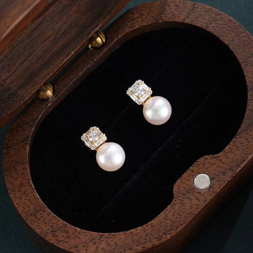 子佩集【方圆栖光】银S925珍珠惜王妃耳钉【E4892】双色方块2602 商品图1