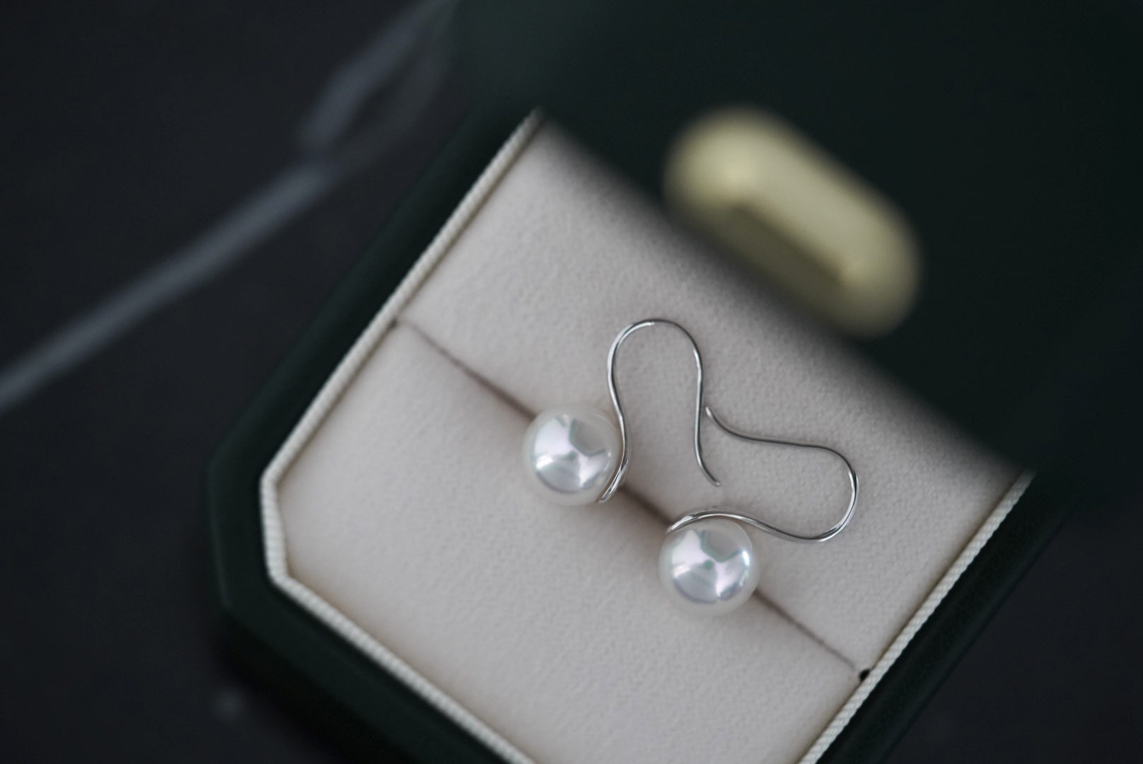 高跟鞋珍珠耳饰