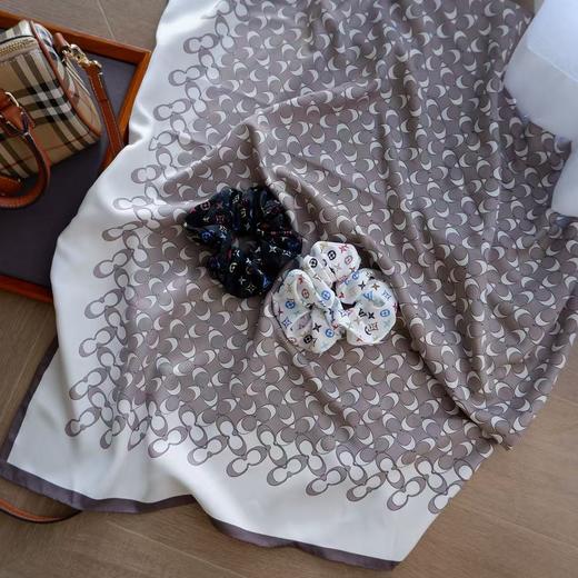 直发【发两只】 发圈界的“顶流”自带富家千金既 驴家同款三彩发圈 商品图1