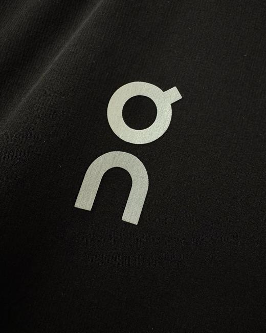 点此购买 on昂跑春夏男女款户外轻量多功能马甲 md 343891 商品图12