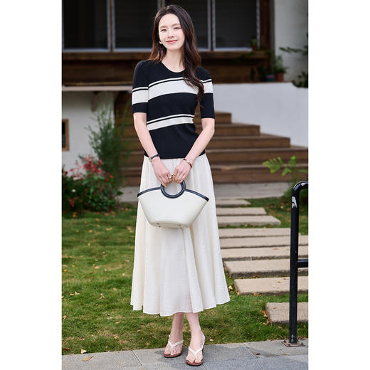 极简高级~显瘦坑条+细闪金线 秒变纸片人！米思阳2026夏季新款圆领条纹印花针织衫上衣套头T恤女1015 商品图4