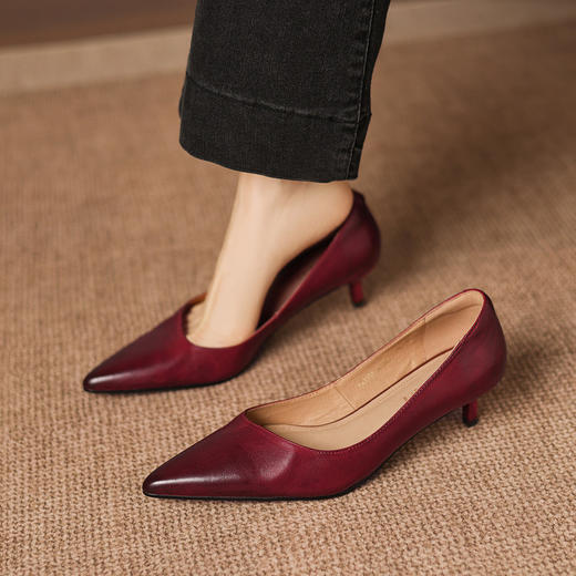 复古牛皮尖头细跟单鞋女鞋春季新款百搭一脚蹬通勤中跟工作鞋HQ108 商品图1