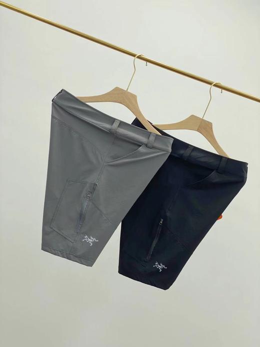 F033189夏季新款吸湿排汗透气男子轻量户外梭织软壳短裤五分裤 商品图2