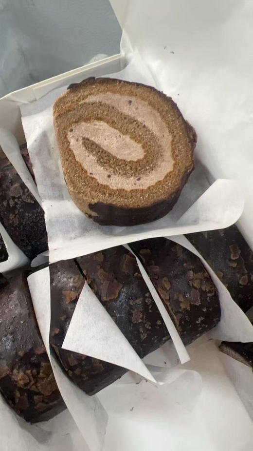 盒马同款在售 巧克力梦龙卷蛋糕 商品图2