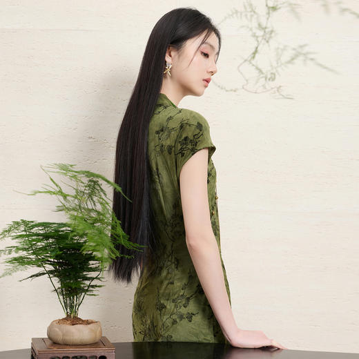 三彩2026夏季新款新中式连衣裙植绒印花长裙立领旗袍裙M 商品图2