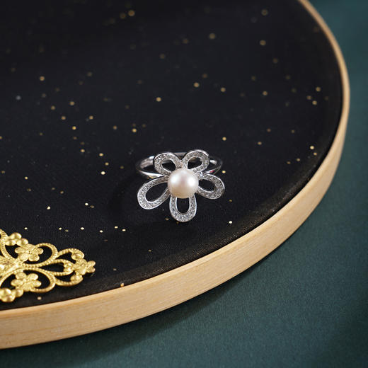 子佩集【‌花期正好】银S925珍珠惜王妃戒指【R2301】双色五瓣花2602 商品图3