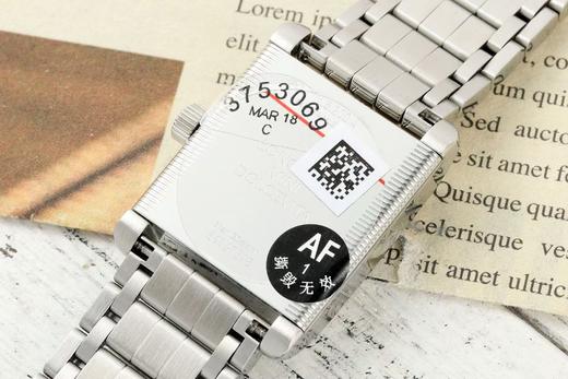 AF开启崭新篇章，浪琴表全新迷你黛绰维纳系列优雅问世！
21.50毫米x 29.00毫米的矩形精钢表壳，银色矩形罗马表盘，饰以复古放射波纹，表盘以3D 雕刻工艺镌刻简约的几何图形，漆绘罗马数字❗️❗️ 商品图5