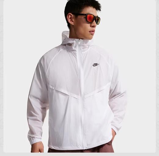 【店庆提前购】【8.8折】7楼NIKE耐克外套男夏季V字形线条连帽夹克轻薄透气皮肤衣IO9628-100吊牌价699折后价615 商品图0