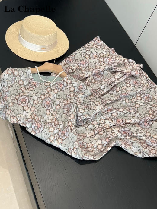 天猫同步【浪漫莫奈花园】拉夏贝尔/La Chapelle高端轻奢！简约花朵小众设计短袖长裙泡泡袖修身小裙 商品图3