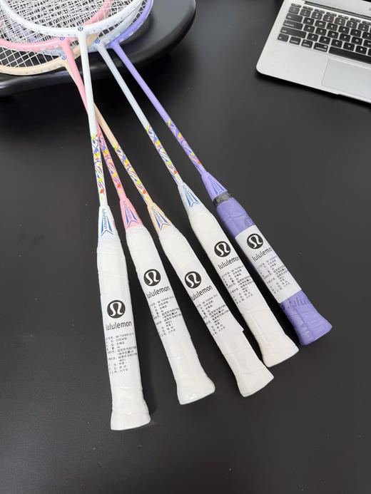 原单正品露露碳素单羽毛球拍
球拍拉线磅数在25-30磅左右，击球更清脆！五个色 商品图5