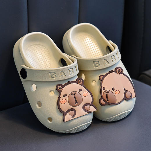 【包头防护！防滑耐穿】儿童凉拖鞋室内外穿卡通卡皮巴拉婴幼儿踩屎感洗澡防滑防臭洞洞鞋。xa 商品图1