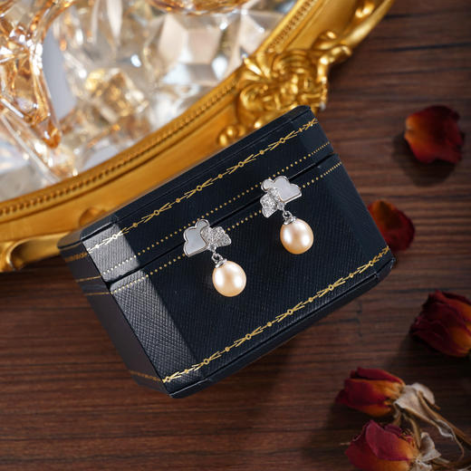 子佩集【幸好相遇】银S925珍珠惜王妃耳钉【E3913】双色银杏叶2602 商品图3