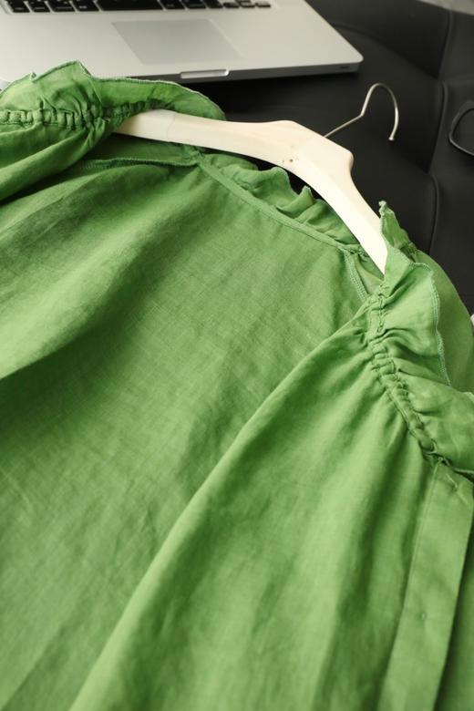 绿野仙踪~显白植物绿设计感V领木耳边苎麻衬衫 商品图14