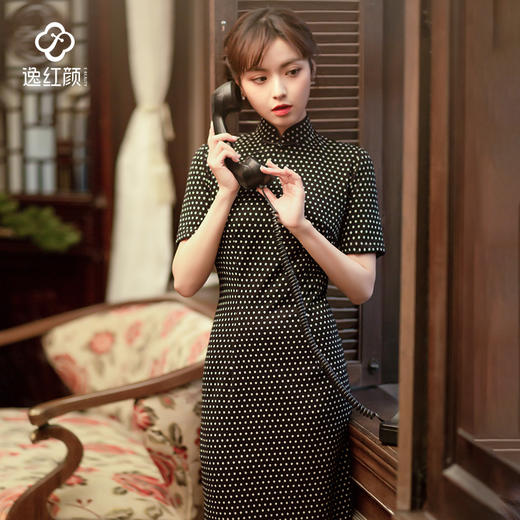 逸红颜《雏菊》2026早春款高弹力针织修身显瘦束型长旗袍女 商品图2