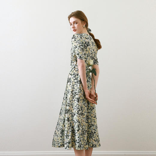 【商场同款】诗凡黎V领碎花连衣裙2025夏新款法式茶歇裙3G4190461 商品图4