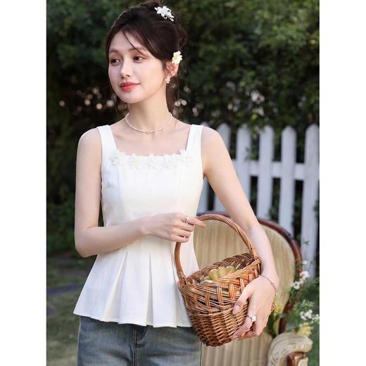 鹿向南【0402/20:00新品前1小时7折限量100件】米白色背心 商品图1