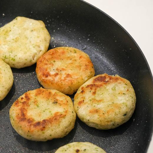 【斌哥优选】鳕鱼海苔鲜虾饼。每个都有虾仁，真材实料的鲜香嫩滑。饼身是鳕鱼肉，外层撒了海苔沫，味道真的好 商品图1