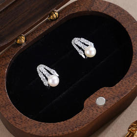 子佩集【光芒自洽‌】银S925珍珠惜王妃耳钉【PC6744】双色三爪2602