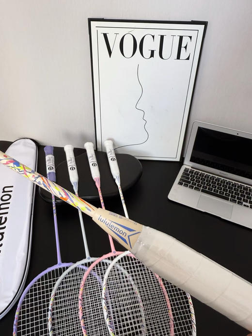 原单正品露露碳素单羽毛球拍
球拍拉线磅数在25-30磅左右，击球更清脆！五个色 商品图12