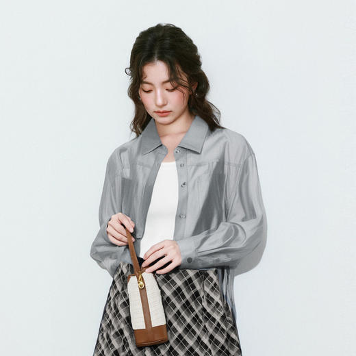 【商场同款】诗凡黎翻领抽绳衬衫2025夏新款天丝短外套3G4510811 商品图3