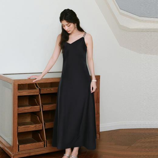 【商场同款】诗凡黎约会吊带裙2025夏新款气质连衣裙女3G4590831 商品图2