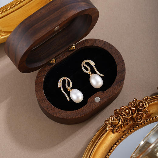 子佩集【星穹忆旅】银S925珍珠惜王妃耳钉【E4725】镀金丝带2602 商品图1