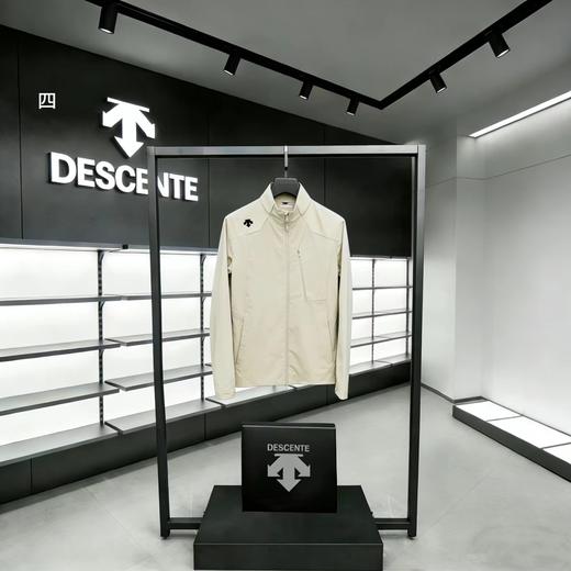 F033131春夏季新款亲肤柔软吸湿排汗高弹舒适抗皱挺括男士立领风衣 商品图1