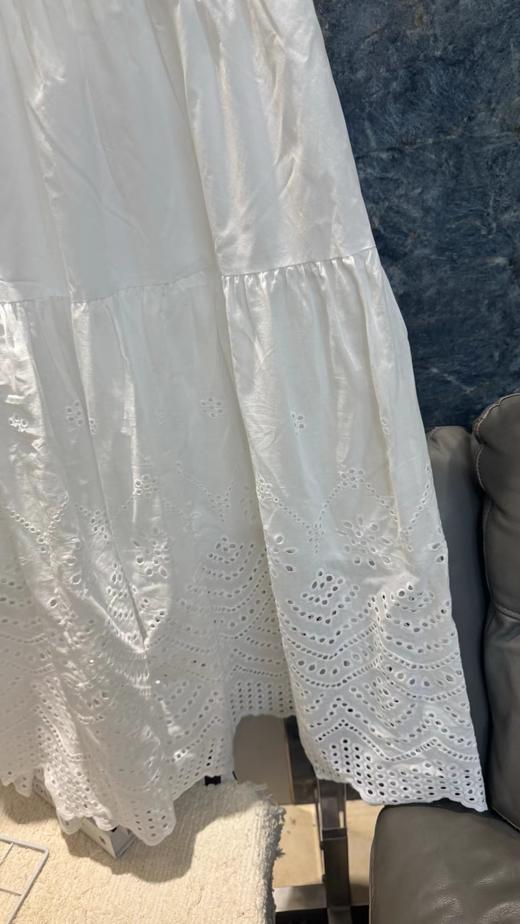 F033117春夏新款温柔时尚百搭休闲白色镂空刺绣A字大摆廓形半身裙 商品图4