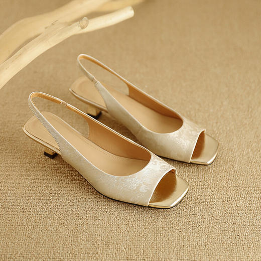 【预售5天】鱼嘴凉鞋女真皮新款夏季后空女鞋猫跟高跟鞋小跟凉鞋LG&218-708 商品图3