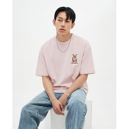 DRONKOO 2026 圆领左胸后幅彩色大兔子微阔短袖T恤 商品图1