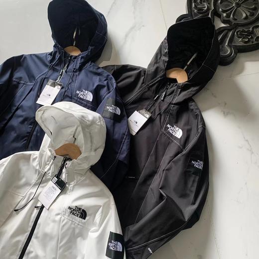 F033123春秋季新款连帽时尚个性拼接万针刺绣男女情侣款冲锋衣夹克外套 商品图2