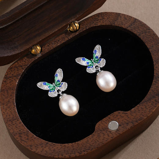 子佩集【蝴蝶觉醒】银S925珍珠惜王妃耳钉【E4620】双色蝴蝶2602 商品图1