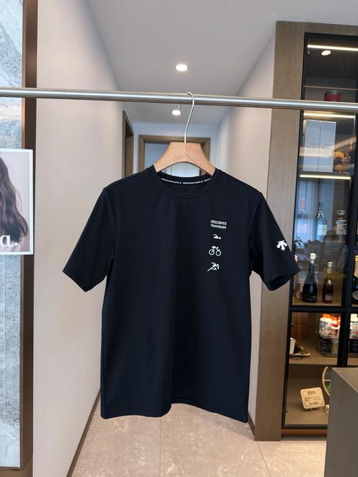 点此购买 迪桑特夏季男女款铁人三项系列短袖T恤 bk 343843 商品图3