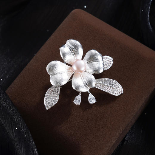 子佩集【花沁露华】珍珠惜王妃胸针【XXXZ256】四瓣花四叶草2602 商品图0