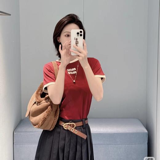 贸y公司   miu手工绣撞色圆领T恤    爆款酒红配色打底tee    客供面料 商品图1