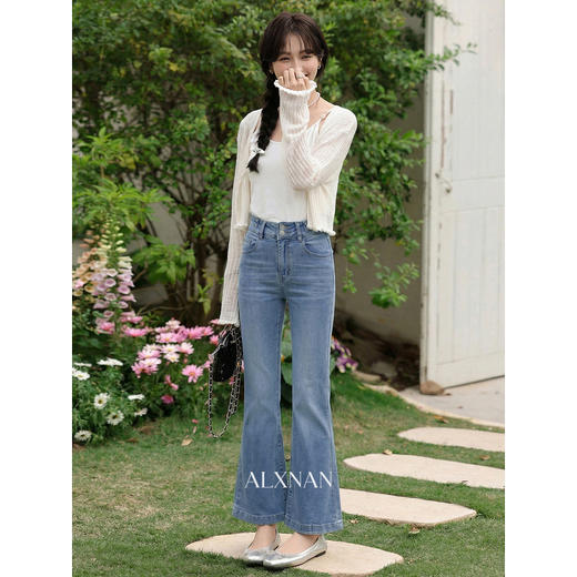 鹿向南「书香漫夏」高腰蓝色牛仔裤女夏新款时尚微喇显瘦长款裤子 商品图3