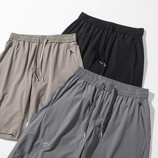 F0331134户外轻量通勤男款速干弹力耐磨拉链口袋软壳短裤 商品图5