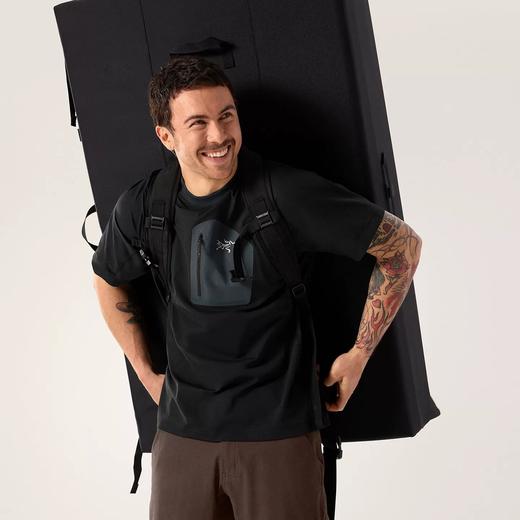 一店d 爆款🐦樶--新Konseal pocket as轻量化速干短袖 卖爆了！！专柜都是一件难求的状态，真正的抑菌面料，暴汗不臭，贴身巨巨巨舒服 延续之前的经典 商品图3