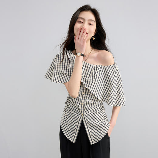 三彩2026夏季新款荷叶边一字领格纹衬衣开叉收腰上衣优雅M 商品图2