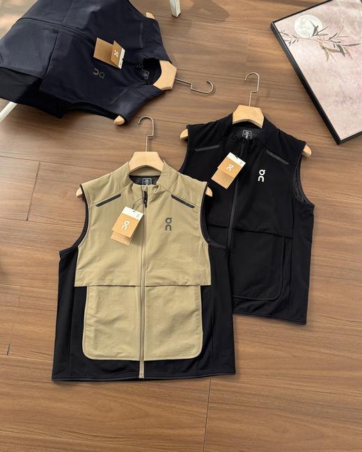 点此购买 on昂跑春夏男女款户外轻量多功能马甲 md 343891 商品图9