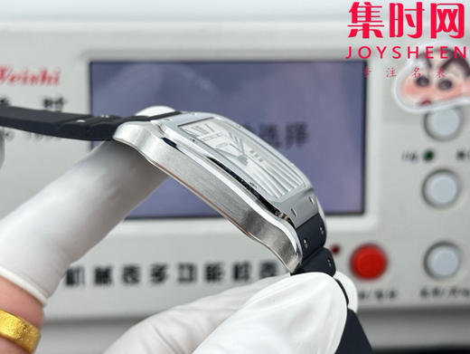 GF卡地亚山度士系列 山度士大号 雪山白面 方形男士腕表 绝对是绕不开的经典 表径39.8mm 商品图5