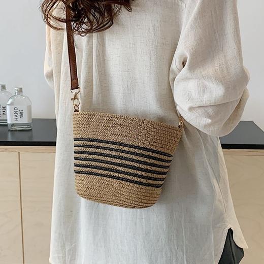 夏季流行草编小包包女新款海边度假编织包休闲百搭斜挎水桶包 商品图2
