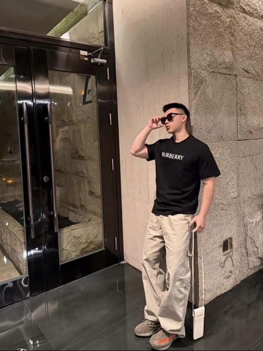 巴黎世家 26SS字母标识印花T恤 男女同款 黑色（DY） 商品图3