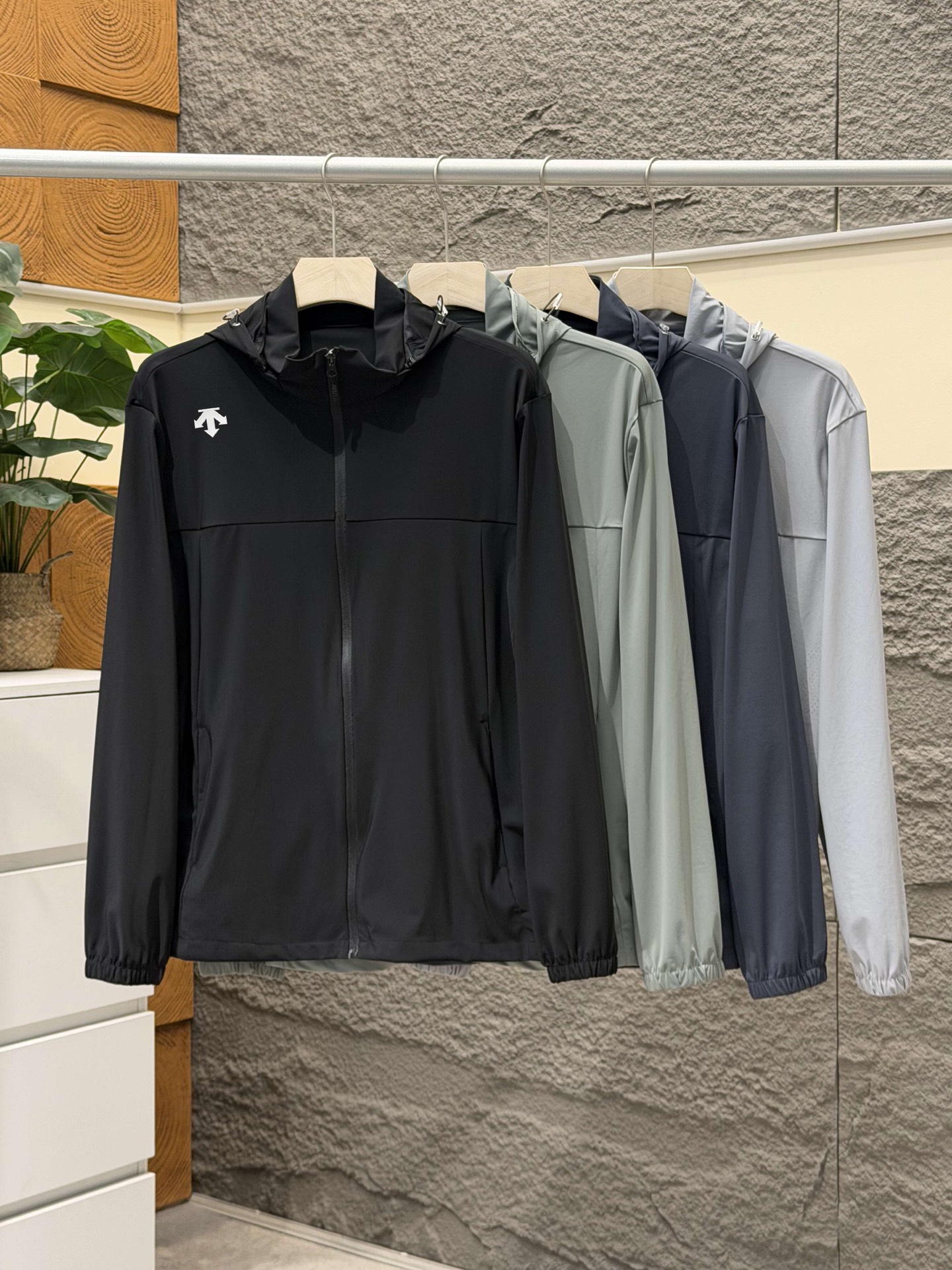 迪桑特两穿款户外运动连帽防晒衣服